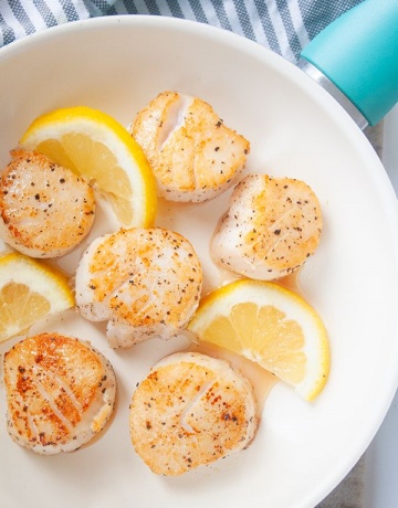 Pan Seared Scallops| brightrootskitchen.com